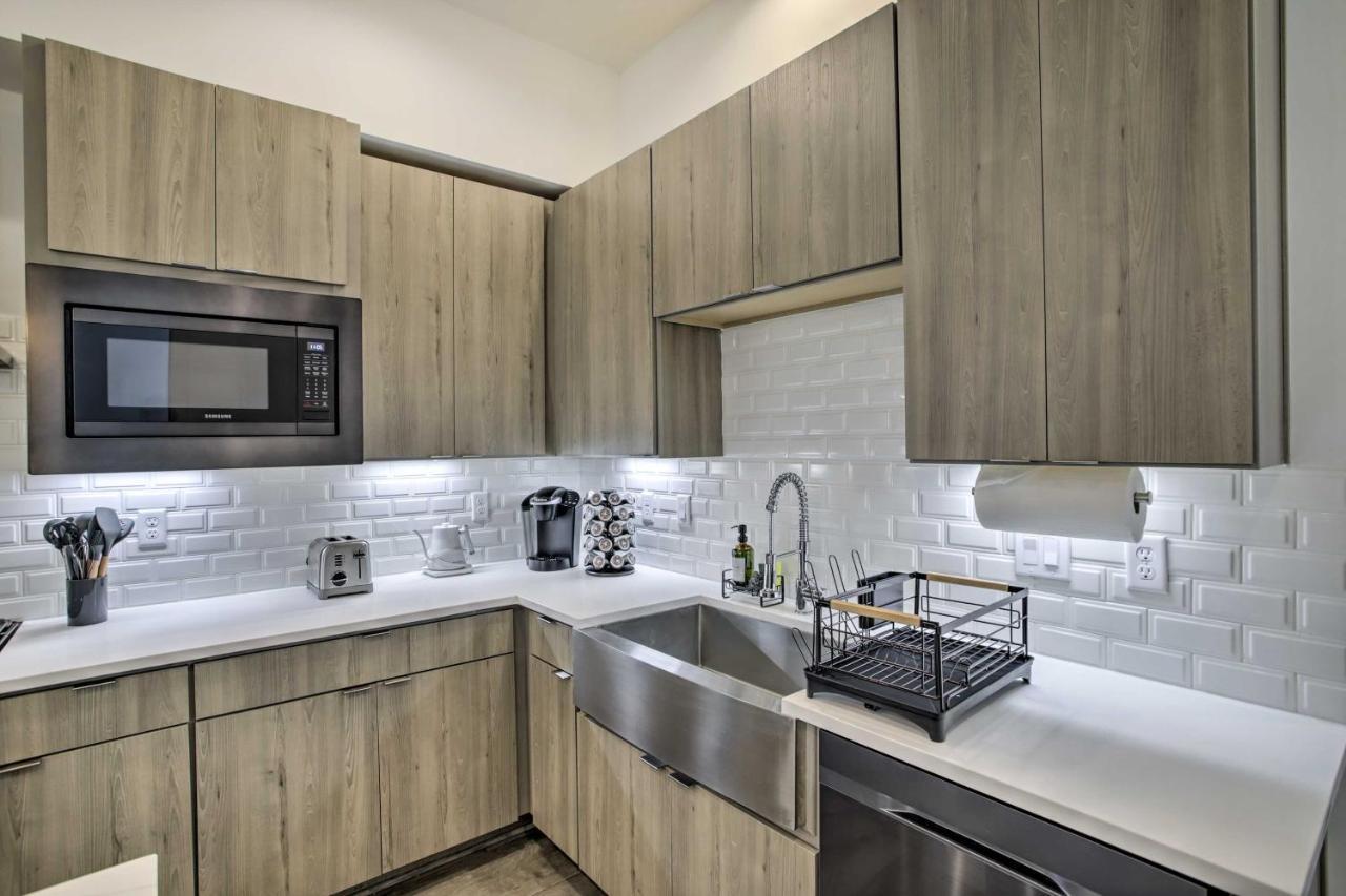 Newly-Built Luxury Galleria Area Townhome! Хюстън Екстериор снимка