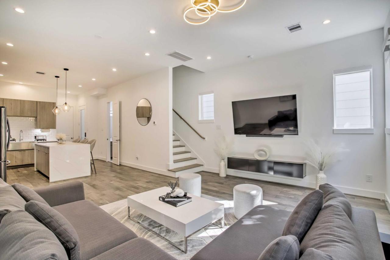 Newly-Built Luxury Galleria Area Townhome! Хюстън Екстериор снимка