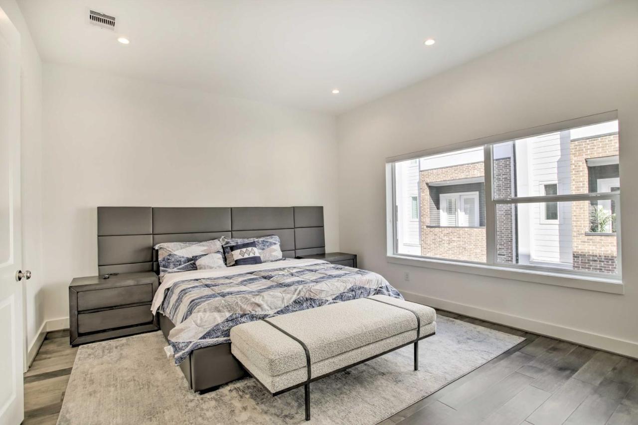 Newly-Built Luxury Galleria Area Townhome! Хюстън Екстериор снимка