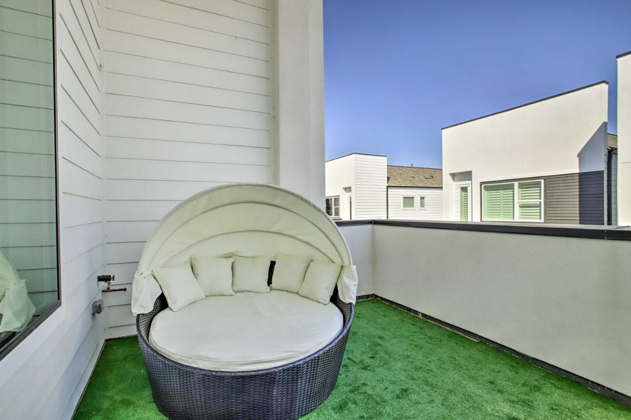 Newly-Built Luxury Galleria Area Townhome! Хюстън Екстериор снимка