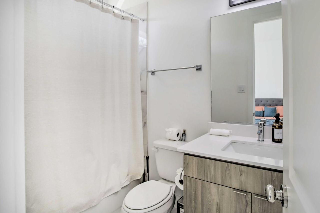 Newly-Built Luxury Galleria Area Townhome! Хюстън Екстериор снимка