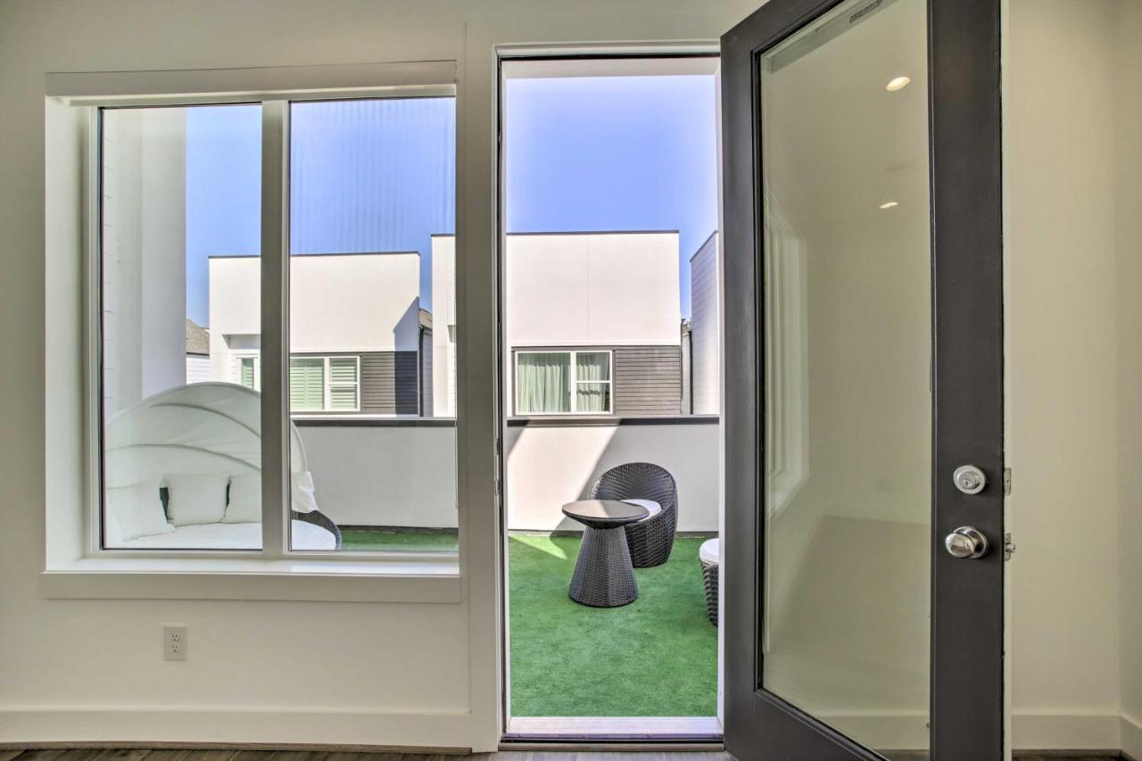 Newly-Built Luxury Galleria Area Townhome! Хюстън Екстериор снимка