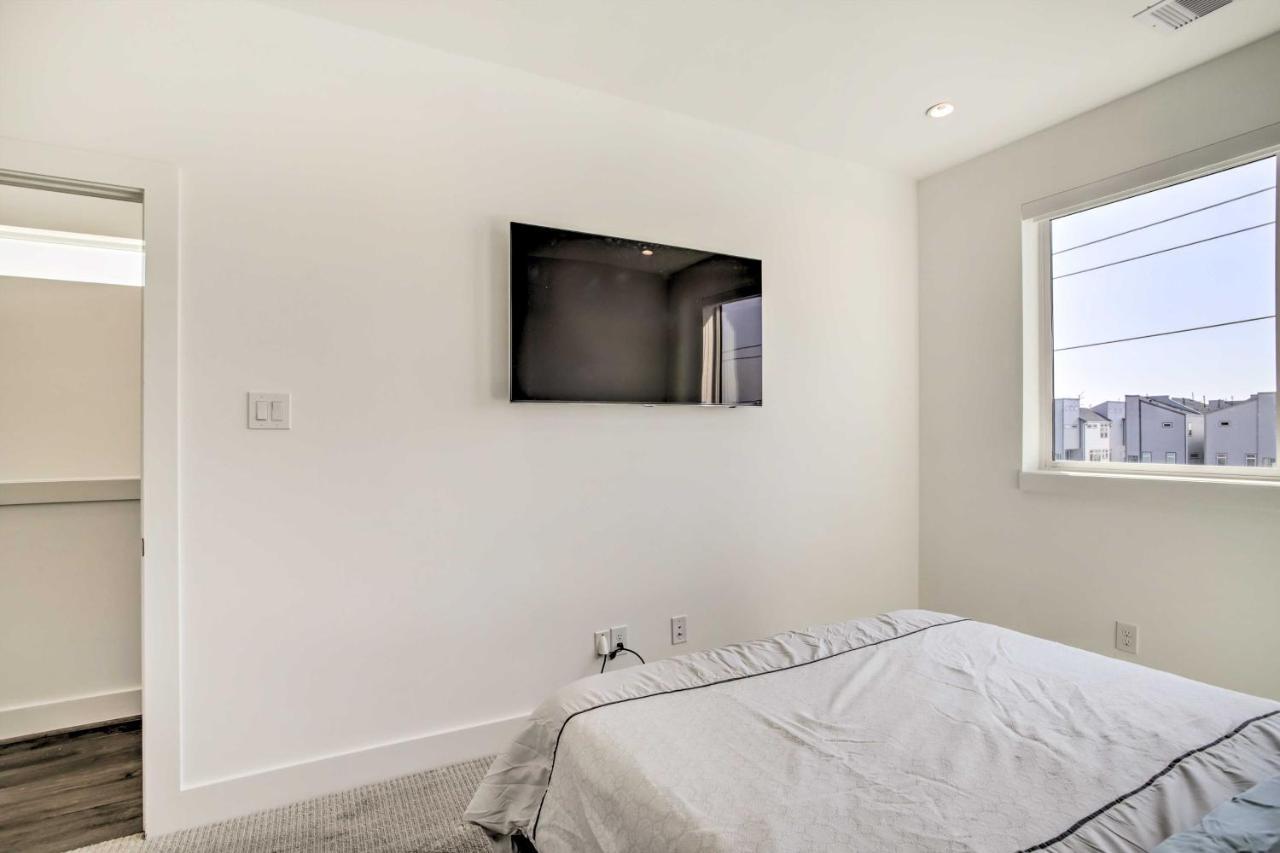 Newly-Built Luxury Galleria Area Townhome! Хюстън Екстериор снимка